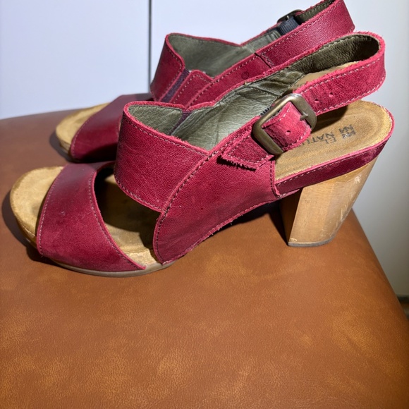 El Naturalista Sandals/Heels Size 8 - Picture 4 of 11